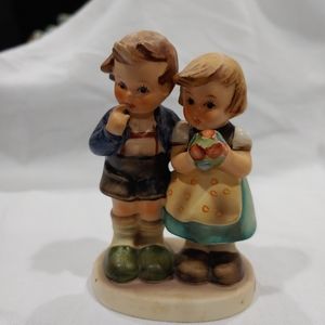 Hummel Goebel Figurine "We Congradulate"